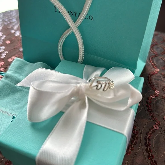 100% Authentic Tiffany Sterling Sliver Paloma Picasso Graffiti Love Ring size 6